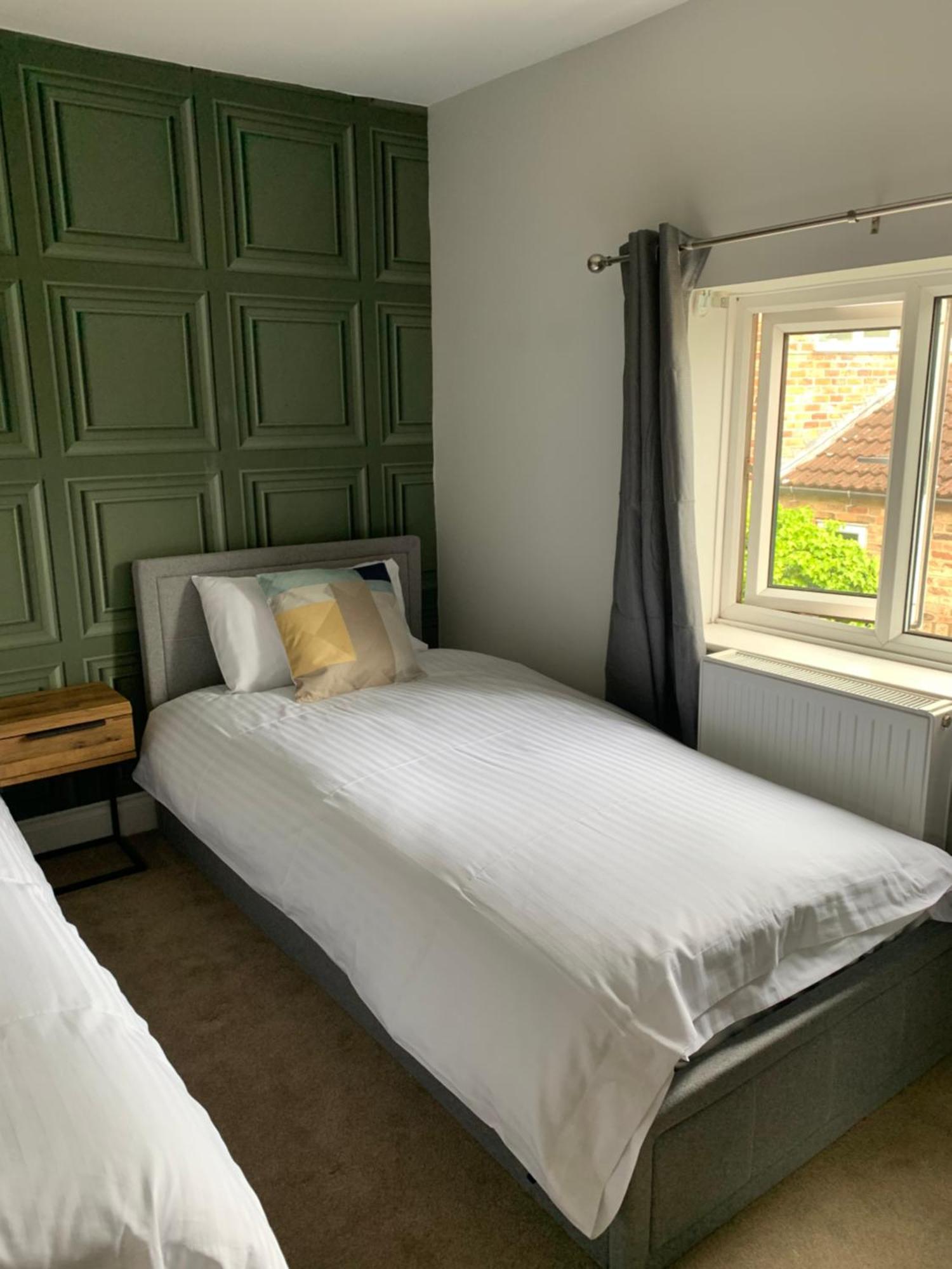 New Thirsk Stays - Herriot'S Hideaway Екстериор снимка